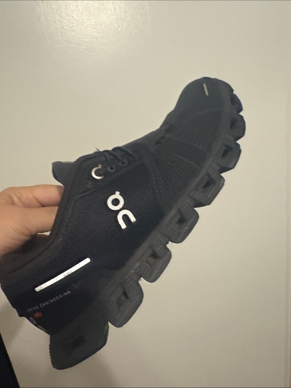 On cloud 5 Running Shoe women 7.5